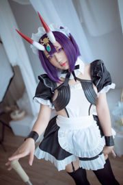 [Foto COSER Selebriti Internet] Blogger anime Mime Mimei - anggur dan pelayan anak