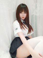 [Foto Cosplay] La ragazza color pesca è Yijiang, il segreto della gonna