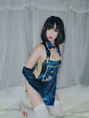 [Phúc lợi COS] Weibo Girl Little Crisp Sauce - Little Zombie