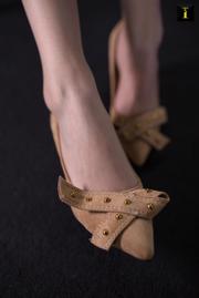 Ziwei "The Warehouse Girl" [Iss to IESS] Belles jambes et pieds en soie