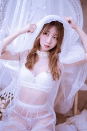 COSER Kurokawa "The Girl of the Year: Wedding Dress + Sweater" [COSPLAY Girl]