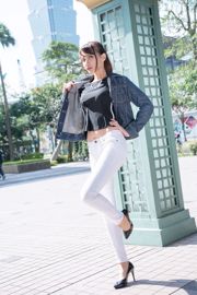 [Bellezza delle celebrità nette di Taiwan] Cai Yixin "Xinyi District Surroundings" Denim + Tights