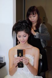 La beauté du tempérament taïwanais Emily "Belle robe de mariée blanche"